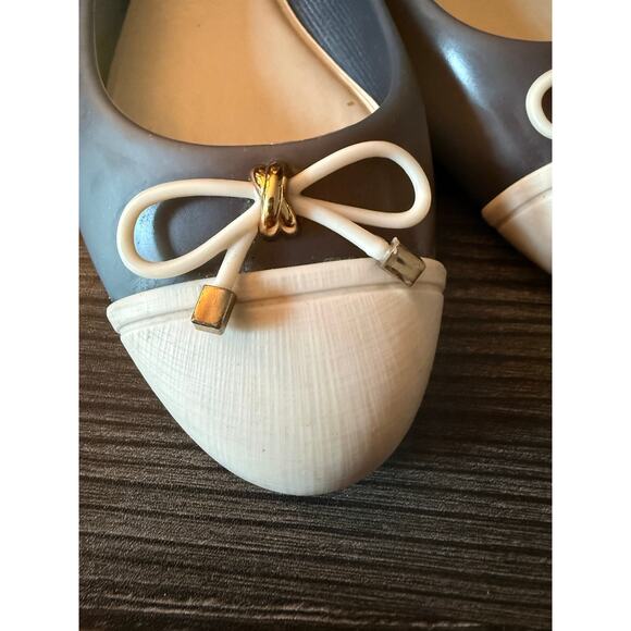 Melissa Doll V Ballet in Grey and Beige Flats Sz. 8 - Picture 6 of 9